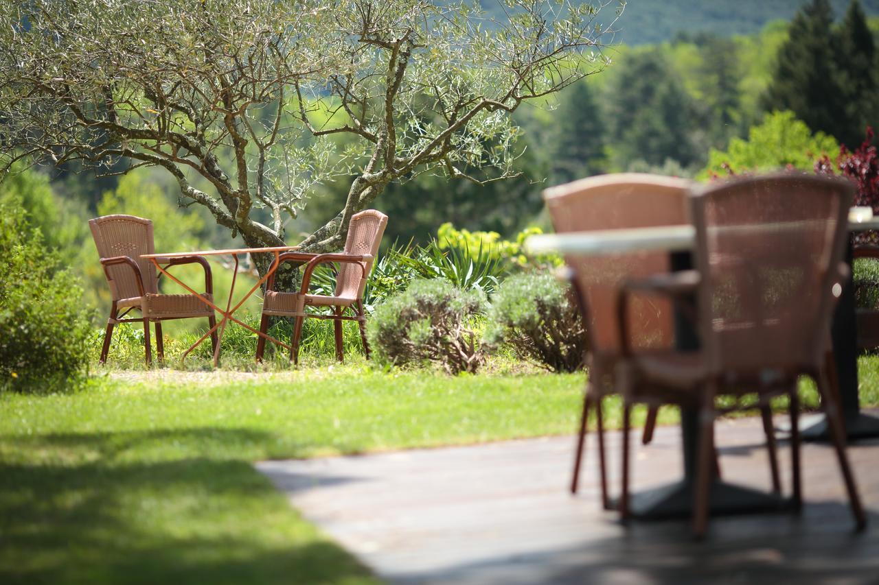 Logis Hotel Restaurant Le Chene Vert Rocher エクステリア 写真